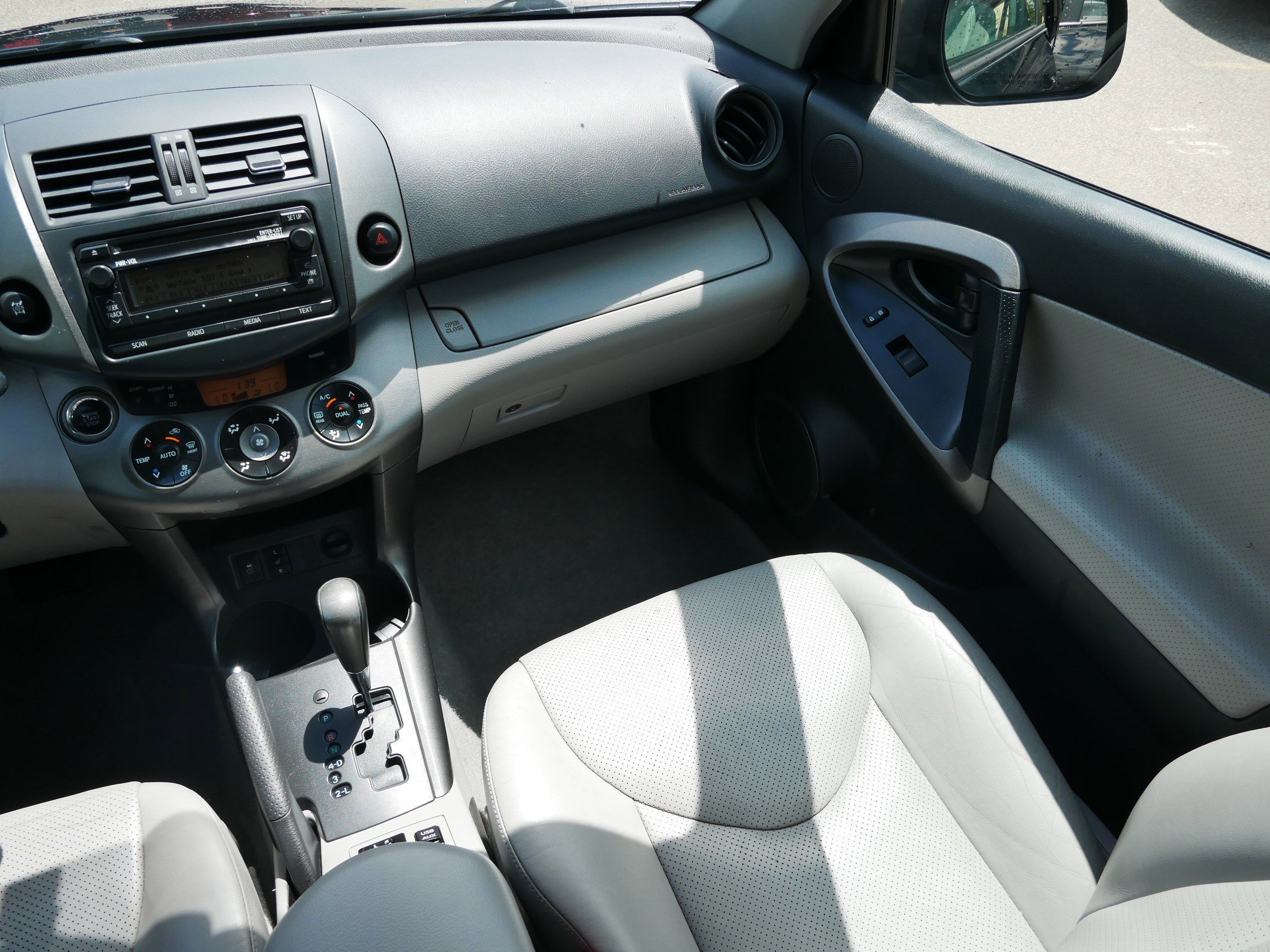Used 2012 Black Toyota Limited image 11