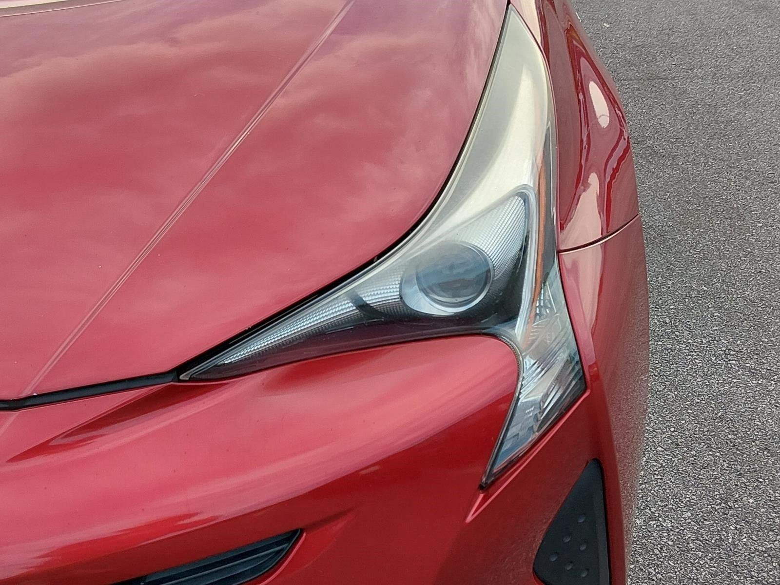Used 2016 Hypersonic Red Toyota Two image 10