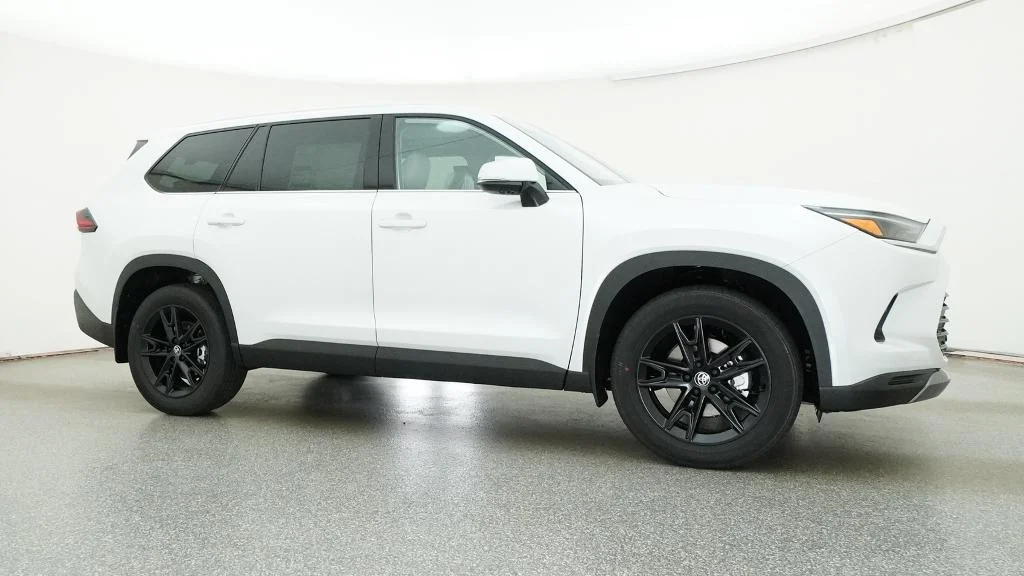 New 2026 Wind Chill Pearl Toyota Platinum image 11