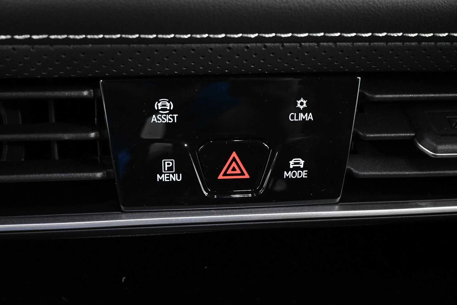 New 2026 Deep Black Pearl Volkswagen 2.0T SE w/Technology image 29