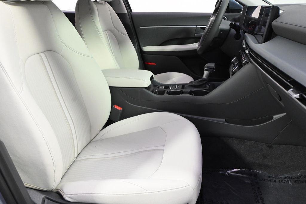 New 2026 Blue Hyundai SE image 16
