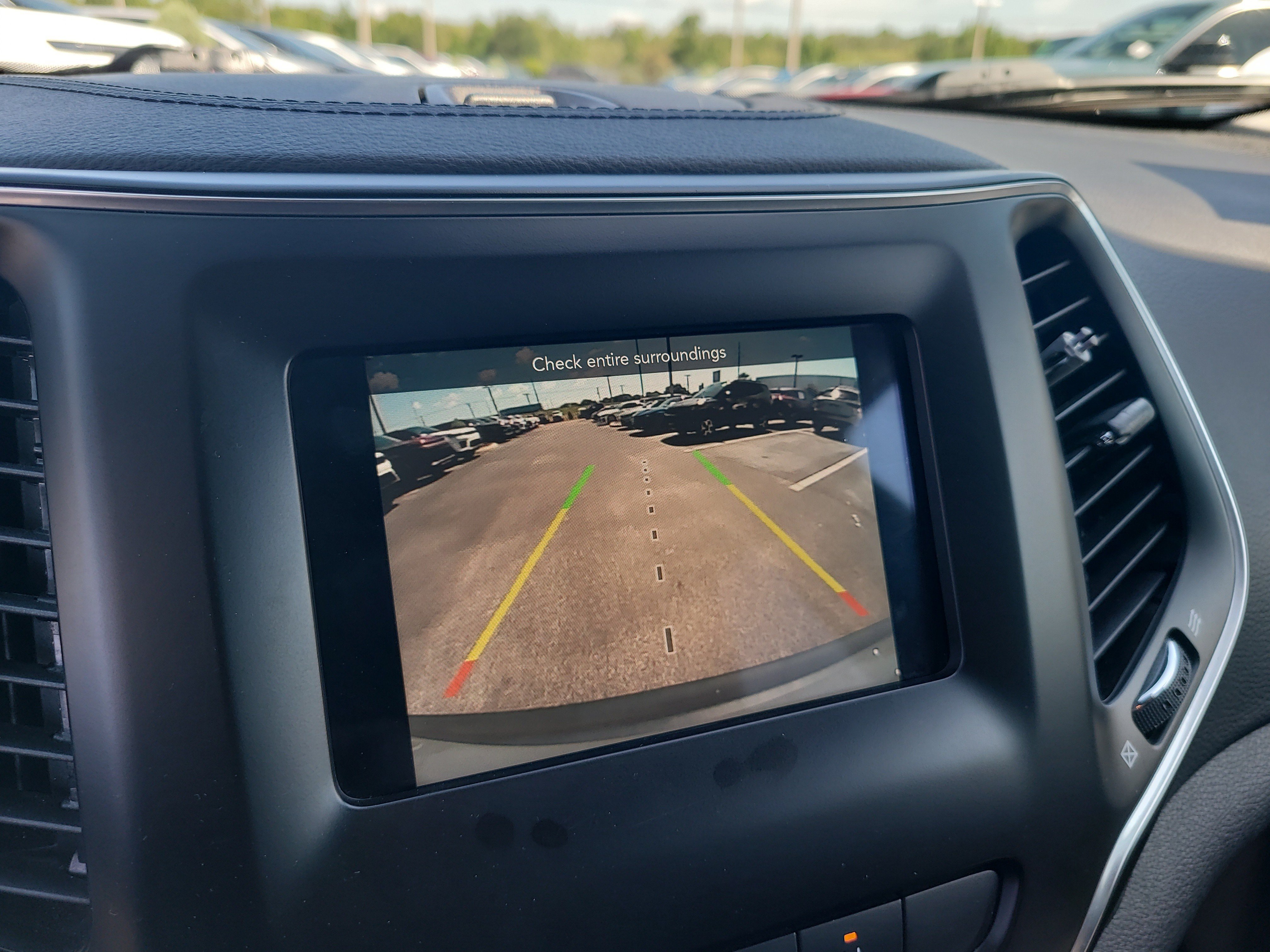 Used 2021 Sting-Gray Clearcoat Jeep Latitude Plus image 22
