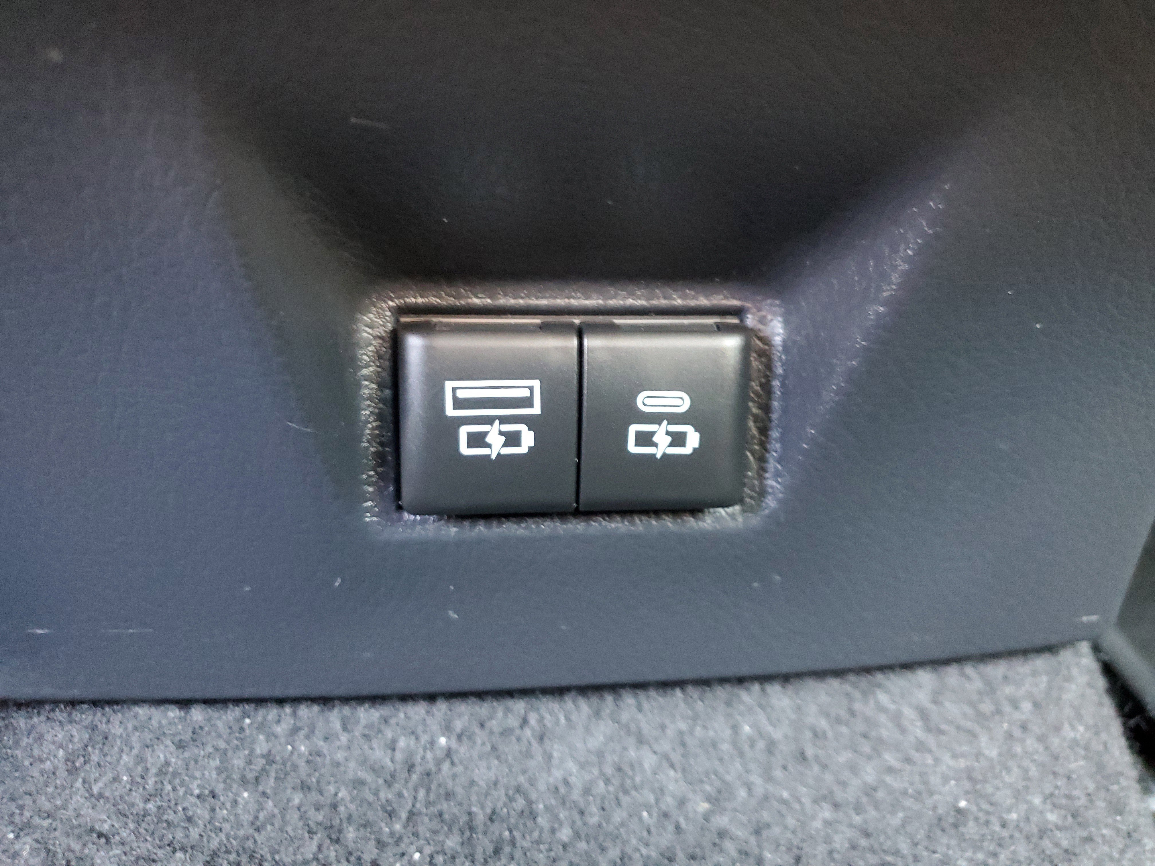 Used 2025 Ice Toyota LE image 12