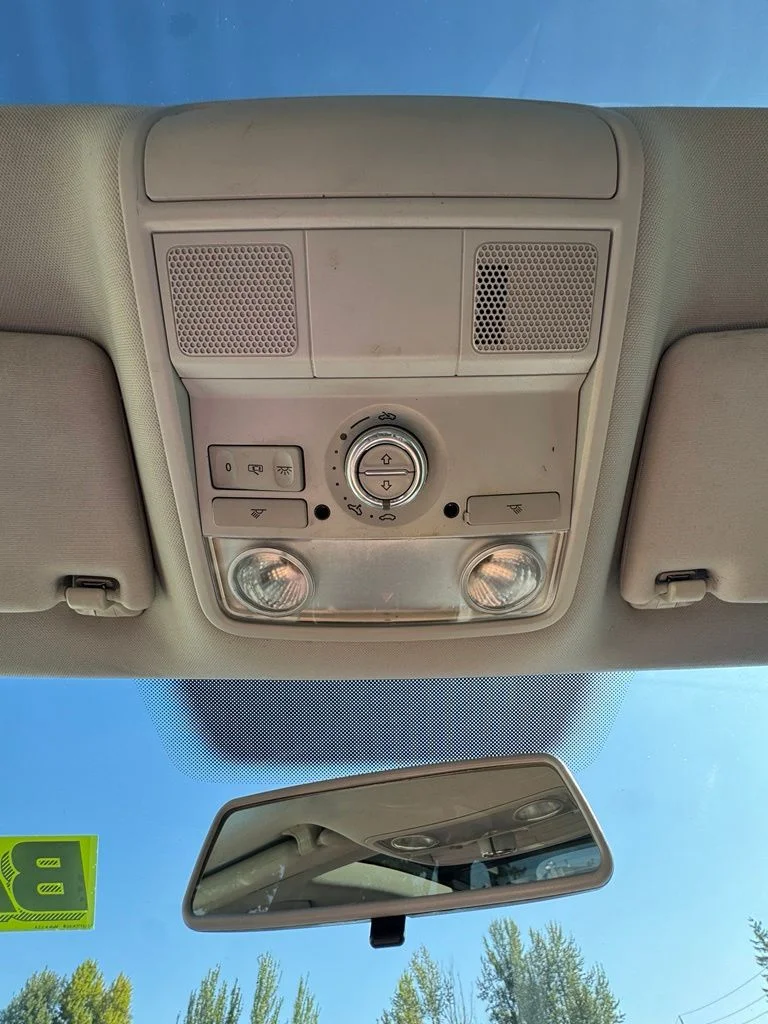 Used 2009  Volkswagen 2.5L SE image 18