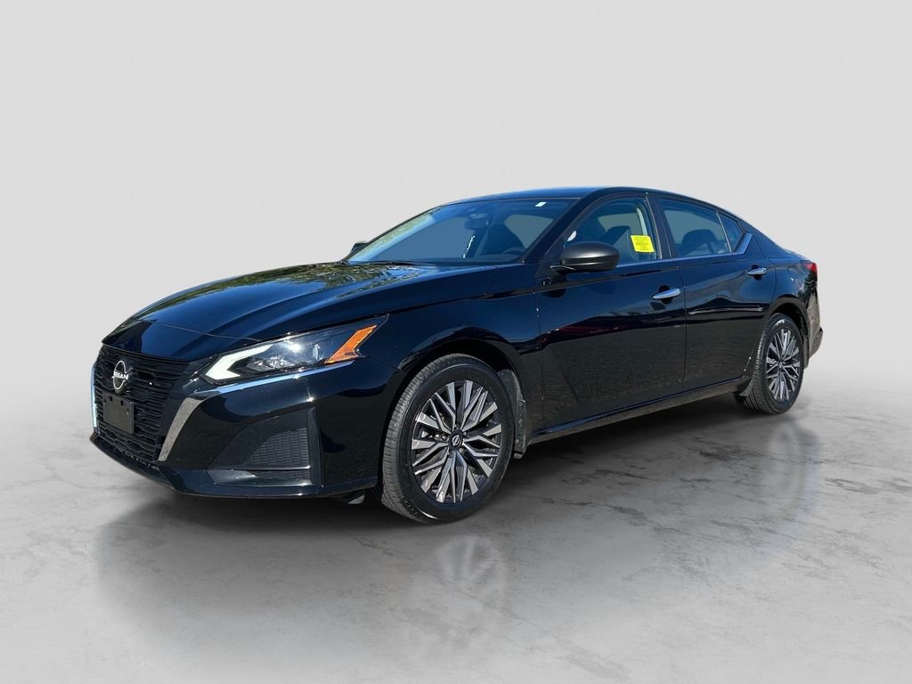 Used 2024 Black Nissan 2.5 SV image 1