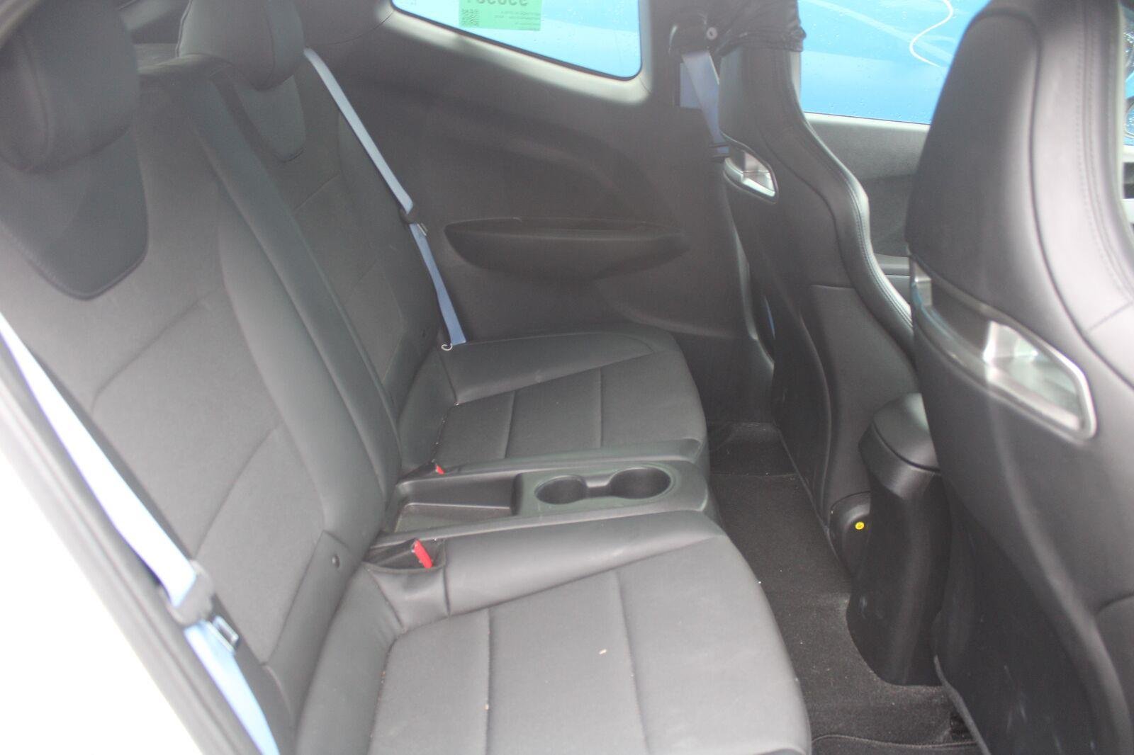 Used 2022 Lunar White Hyundai Base image 8
