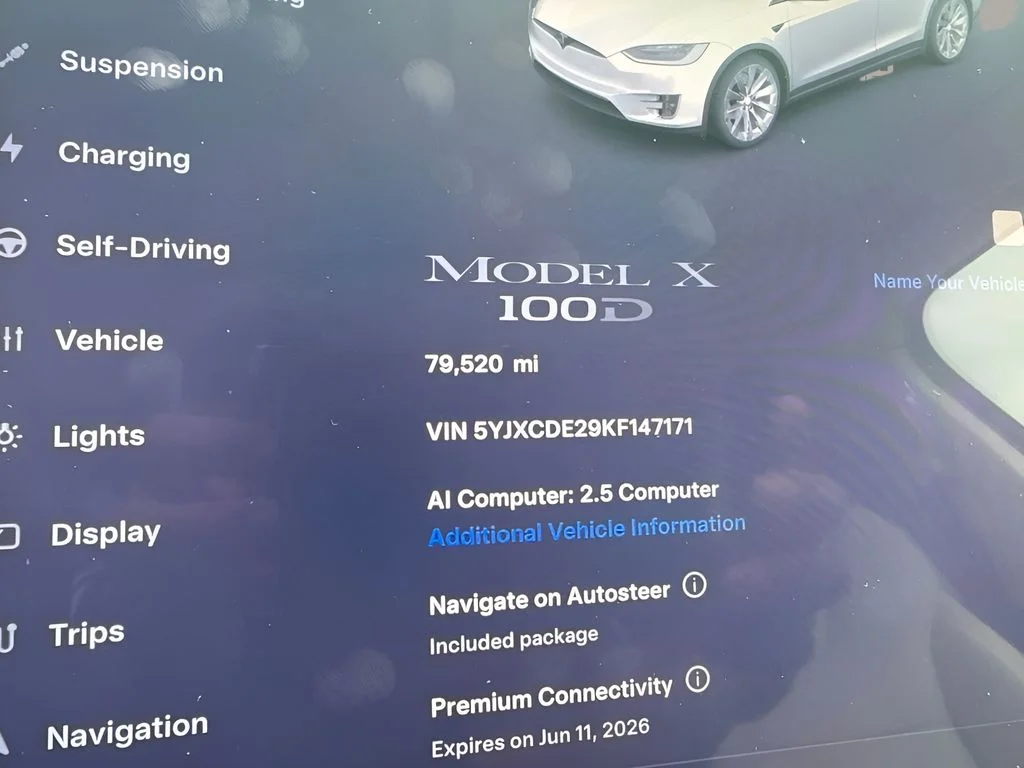 Used 2019  Tesla 100D image 33