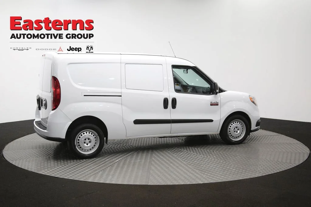 Used 2022 White Ram Base image 41