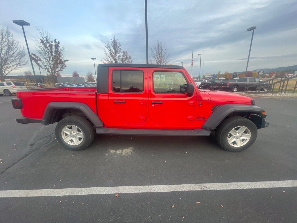 Used 2020 Red Jeep Sport image 4