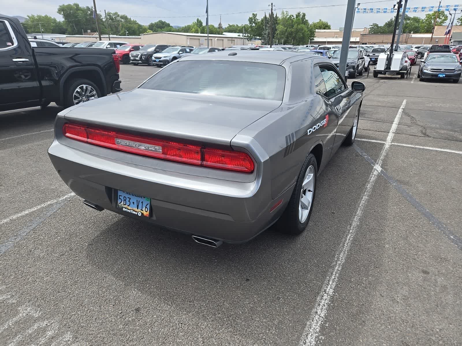 Used 2012 Tungsten Metallic Dodge SXT image 9