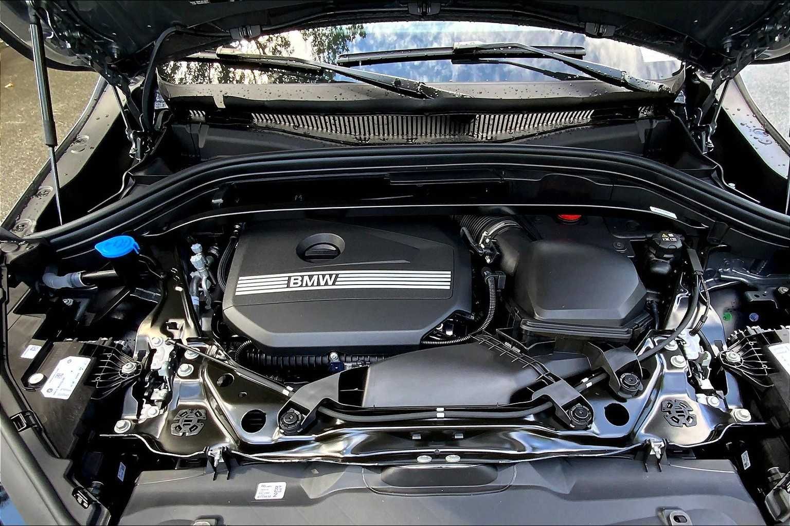 Used 2026 Skyscraper Grey Metallic BMW xDrive28i image 32