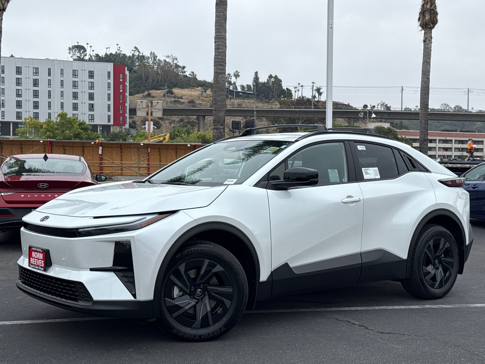 New 2026 Wind Chill Pearl <sup>1</sup> Toyota  SE image 2