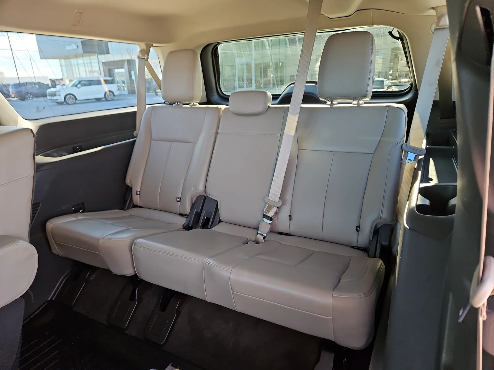 Used 2020 Magnetic Metallic - J7 Ford XLT MAX image 11