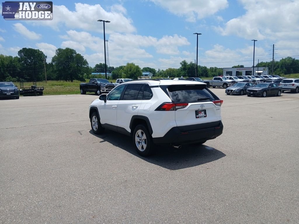 Used 2021 White Toyota XLE image 7