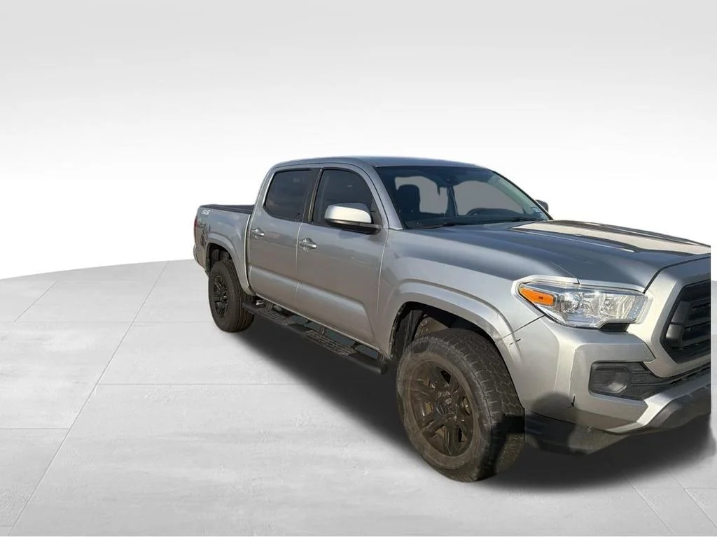 Used 2022 Silver Toyota SR image 9