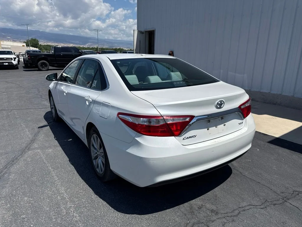 Used 2016 White Toyota XLE image 5