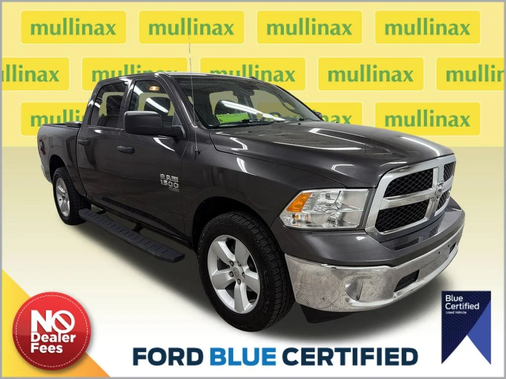 2022 RAM 1500 Classic Tradesman 4x4 Crew Cab 5'7's photo
