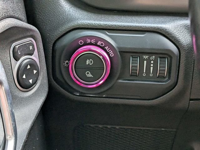 Used 2020 Black Jeep Sport image 29