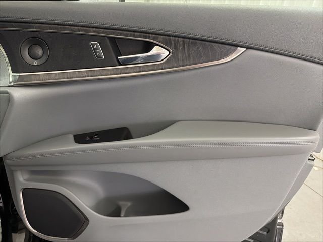 Used 2020 Black Lincoln Reserve image 20