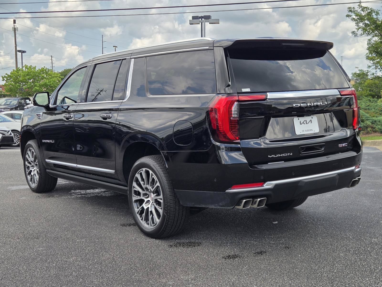 Used 2026 NOIR ONYX GMC Denali image 9