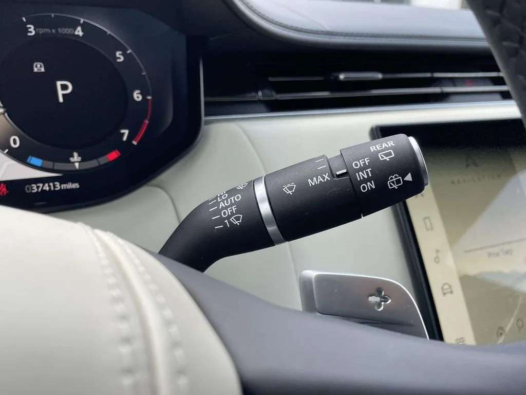 2023 Land Rover Range Rover SE - Photo 40
