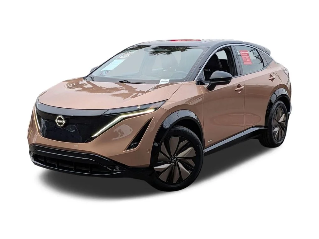 Used 2023 Brown Nissan PREMIERE image 1