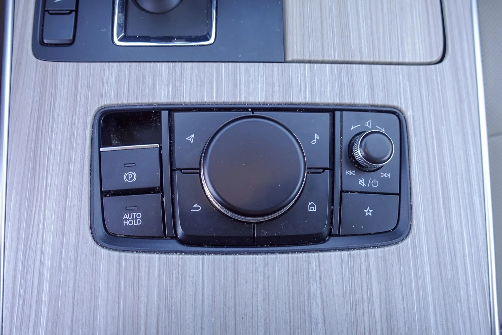 Certified Used 2024 Platinum Quartz Mazda Preferred image 22