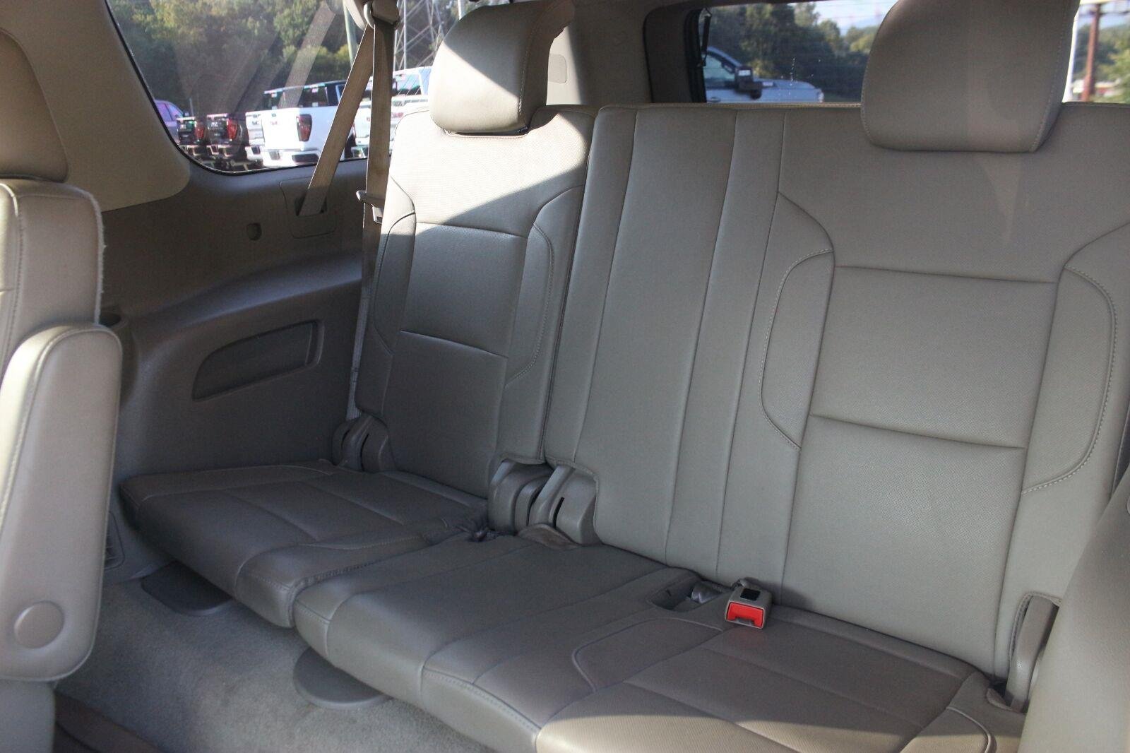 Used 2016 IRIDESCENT PEARL TRICOAT Chevrolet LTZ image 38