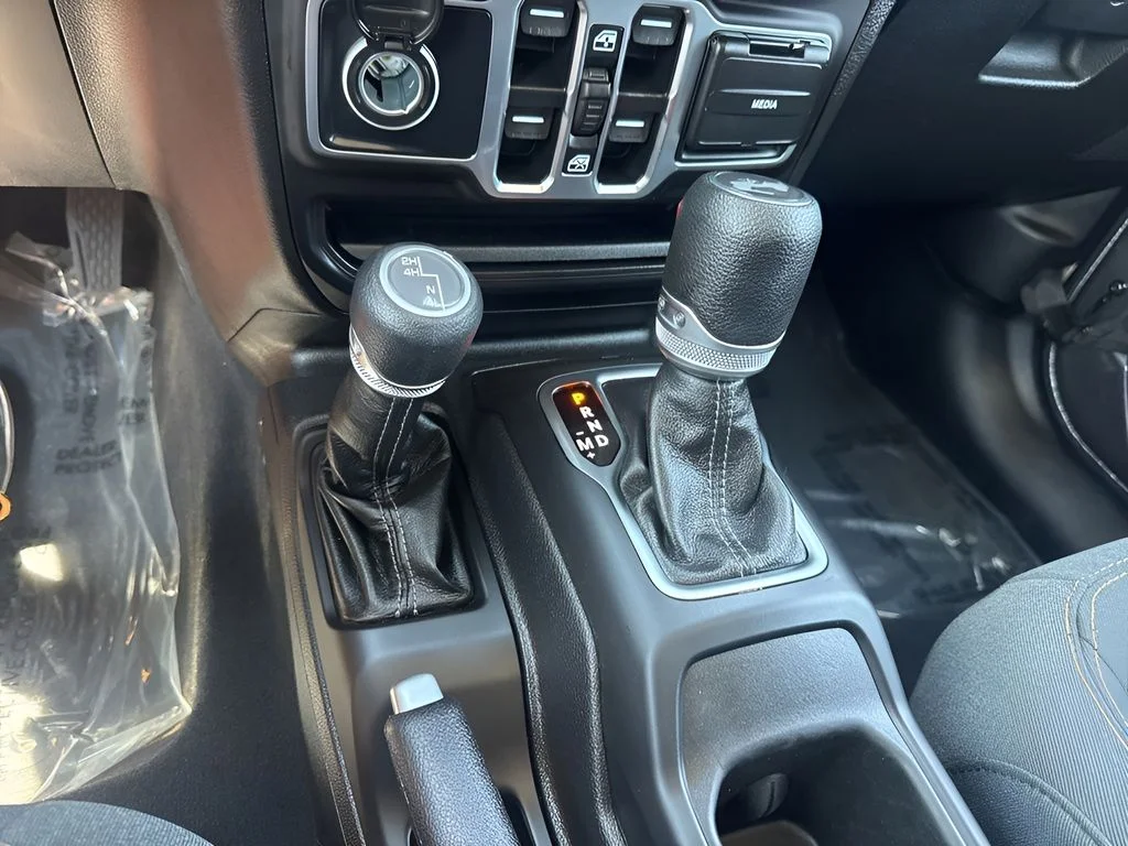 Used 2025 Gray Jeep Sport S image 17