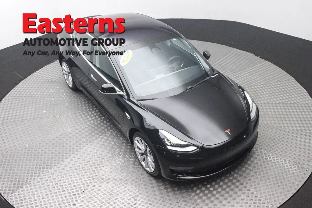 Used 2018 Black Tesla Mid Range image 3