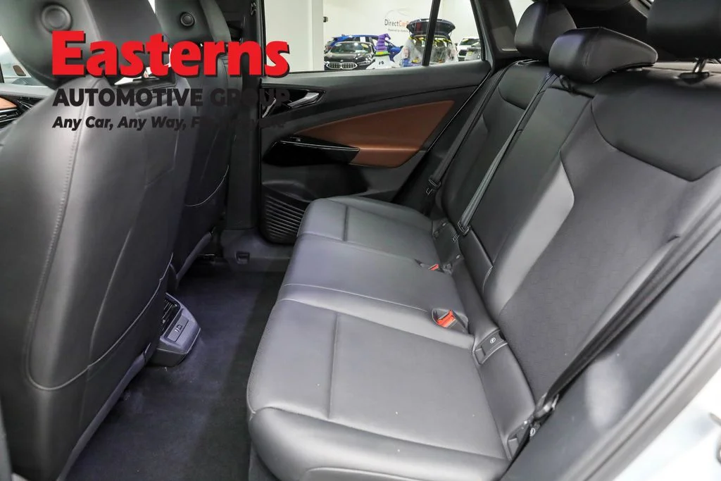 Used 2021 Silver Volkswagen Pro S image 18