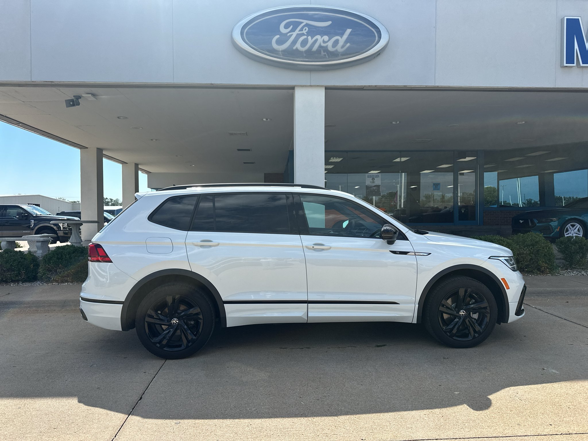 Used 2024 Opal White Pearl Volkswagen SE R-Line Black image 8