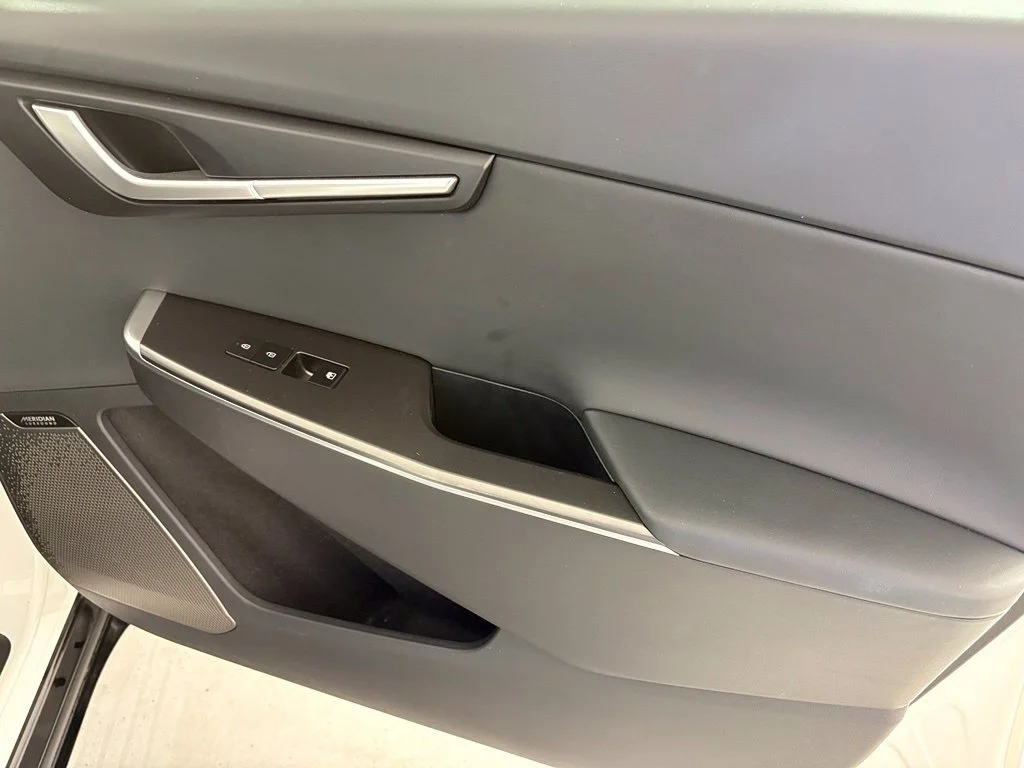 Used 2022 White Kia Wind image 42
