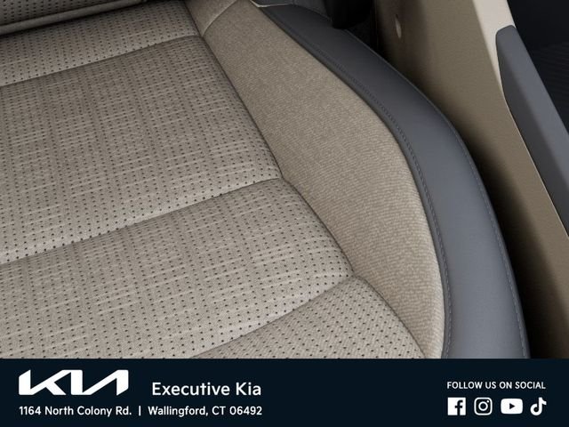 New 2026 Snow White Pearl Kia WAVE image 24