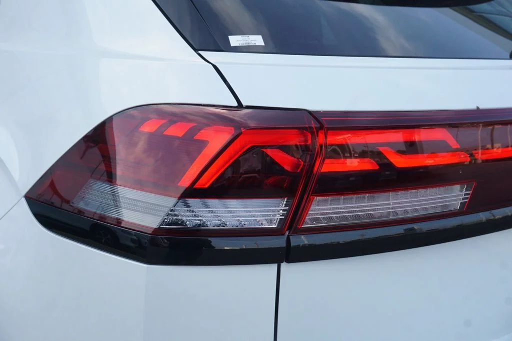 New 2026 White/off-white Volkswagen 2.0T SEL R-Line Black image 38