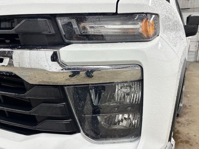 Used 2024 White Chevrolet LT image 8