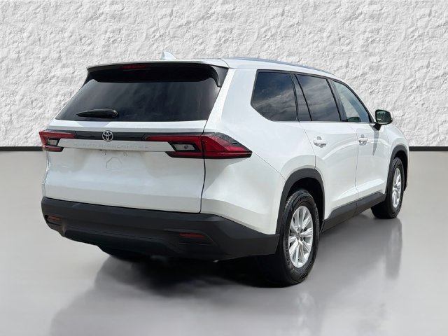 Used 2026 Pearl Toyota XLE image 3