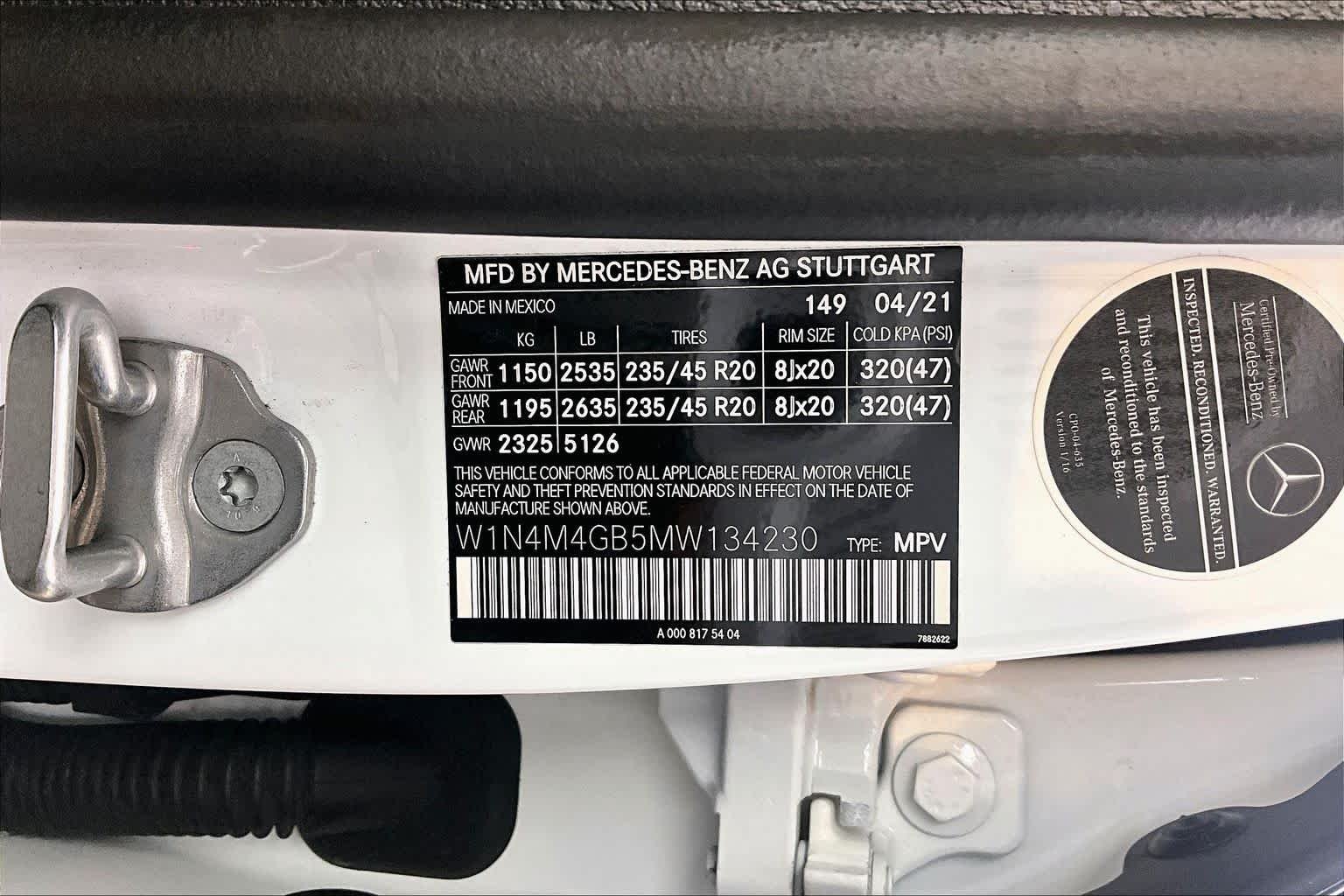 Used 2021 Polar White Mercedes-Benz GLB 250 image 32