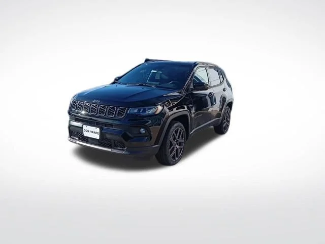 New 2026 Diamond Black Crystal Pearl-Coat Exterior Paint Jeep Latitude image 1