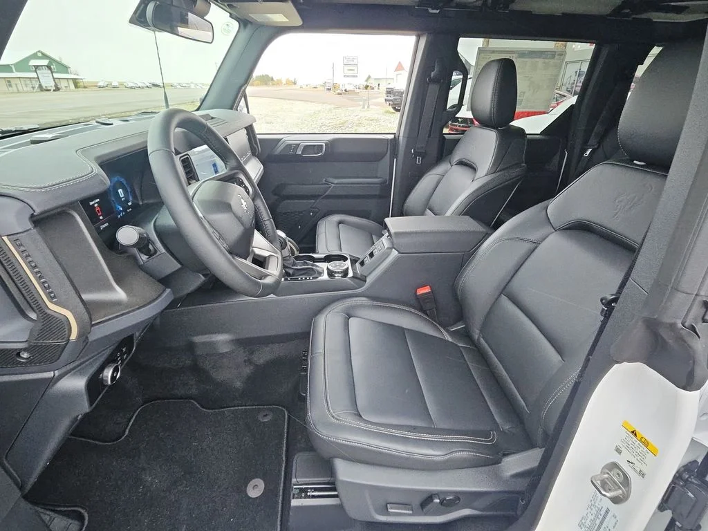 New 2025 Oxford White Ford Badlands® image 27