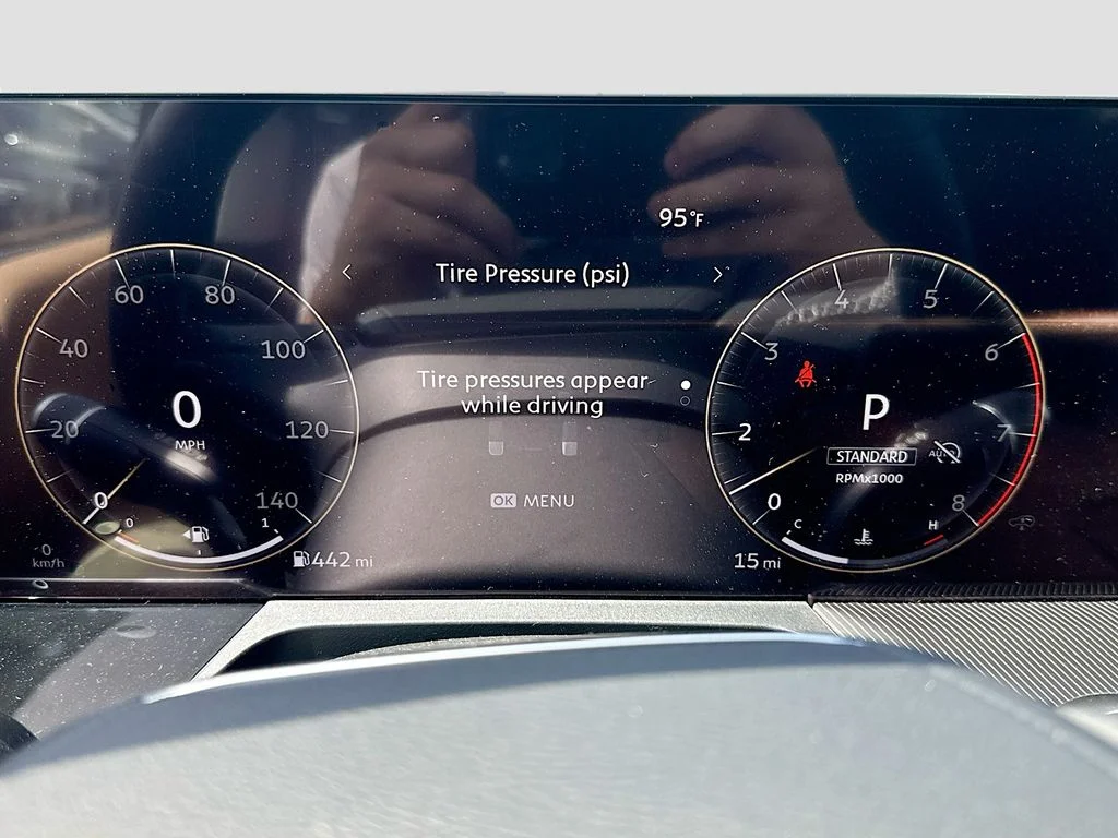 New 2027 RADIANT WHITE INFINITI Luxe 2WD image 12