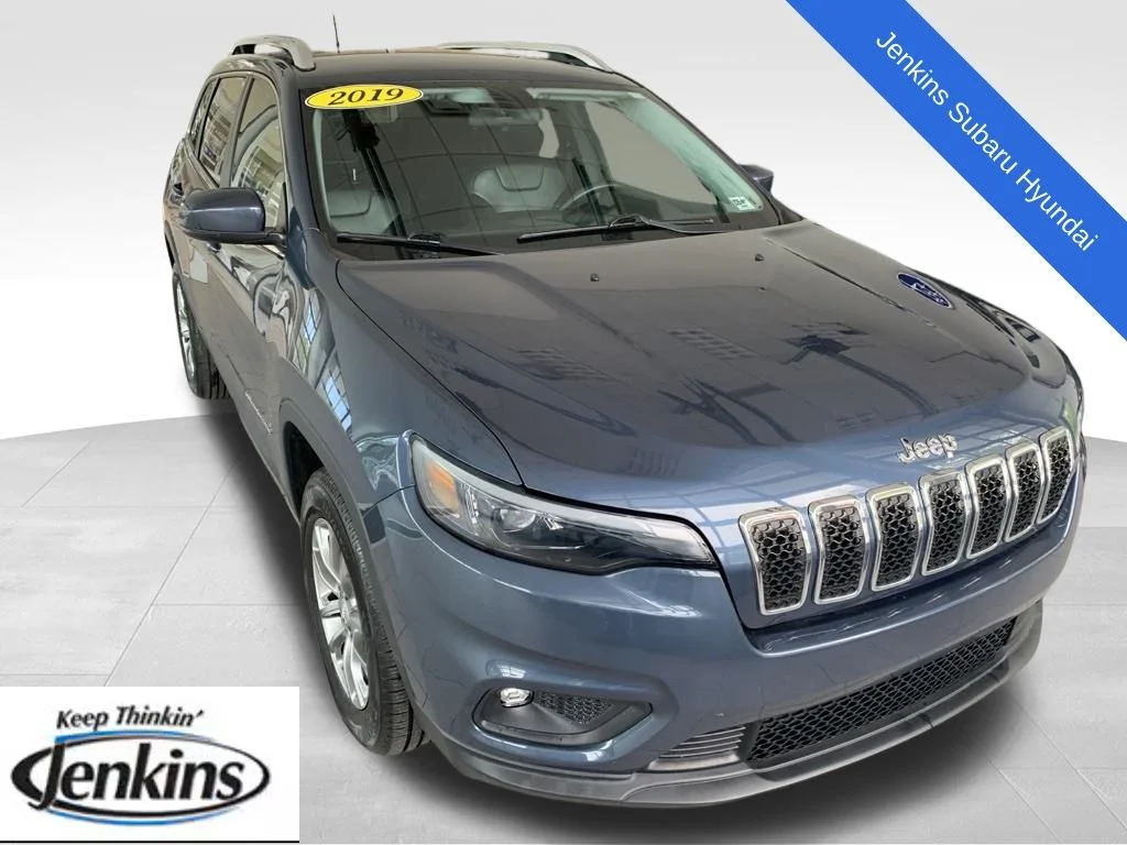 2019 Jeep Cherokee Latitude Plus 4X4's photo