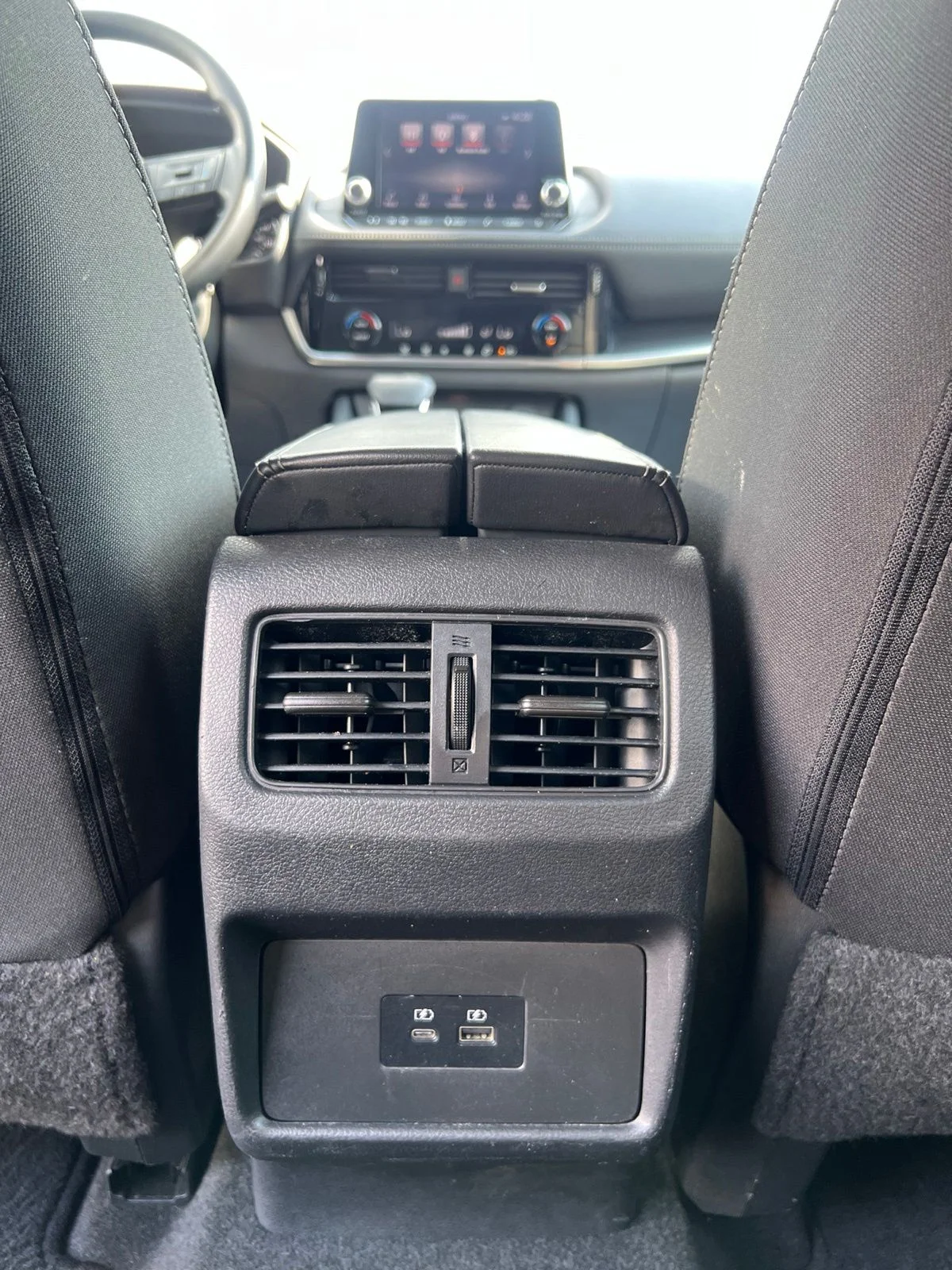 Used 2022 White Nissan SV image 33