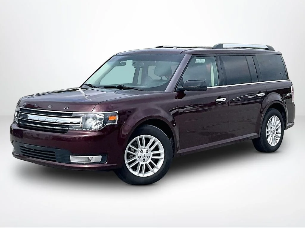 Used 2018 Red Ford SEL image 2