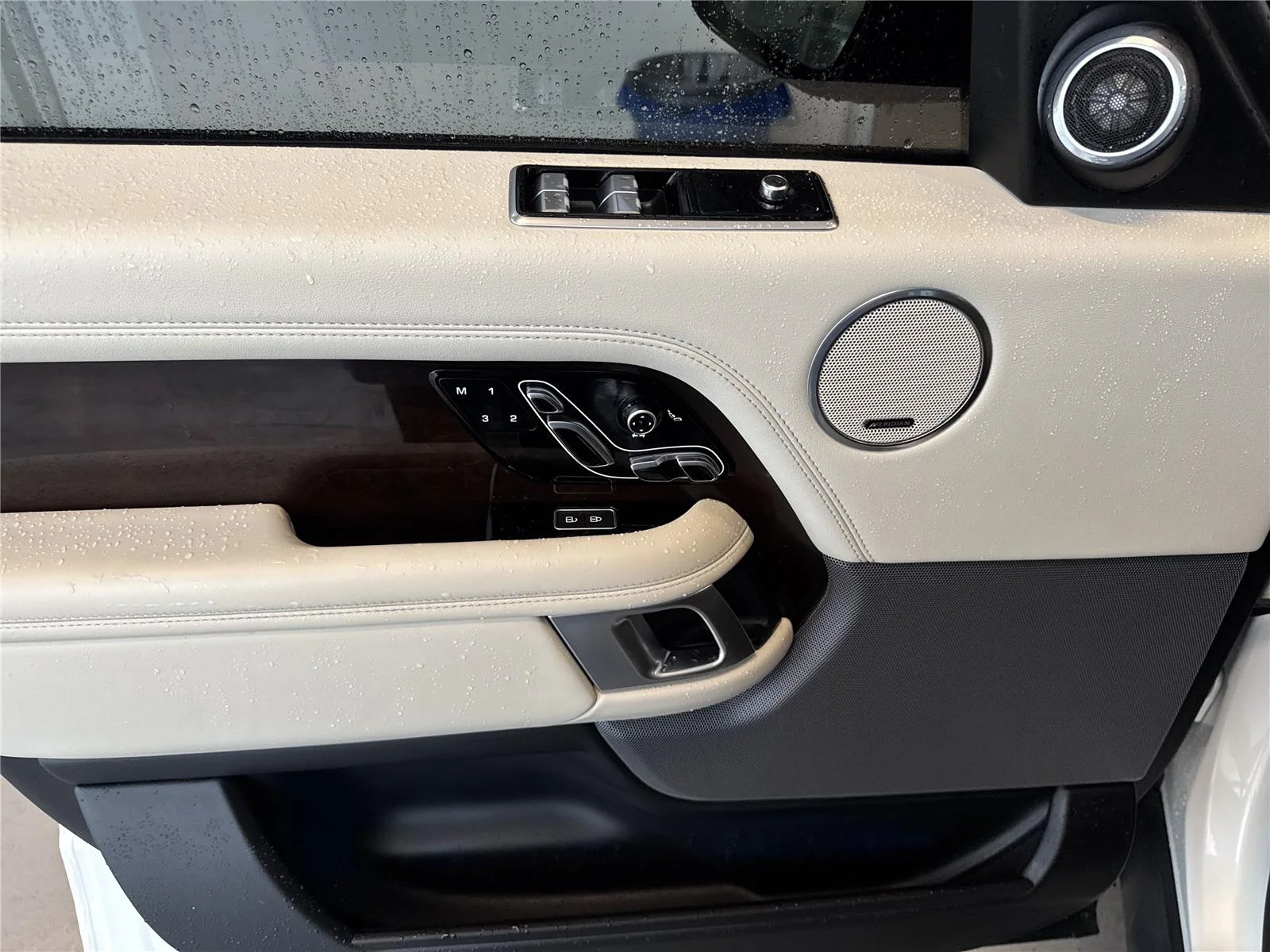 Used 2021 WHITE Land Rover P525 HSE image 18