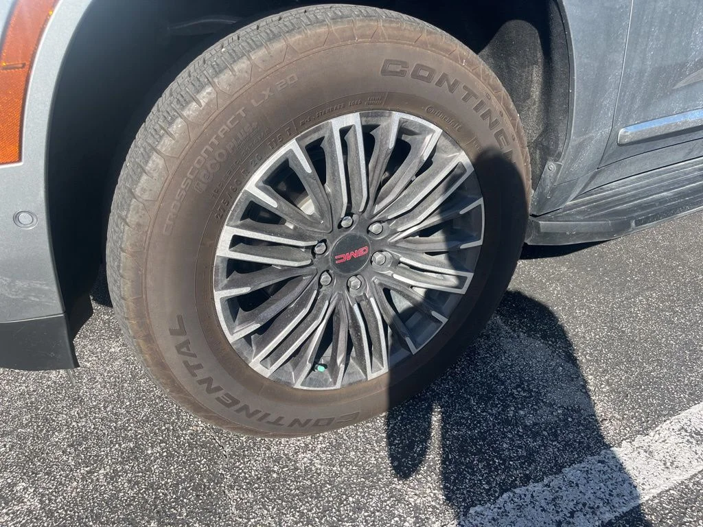 Used 2025 Silver GMC Elevation image 7