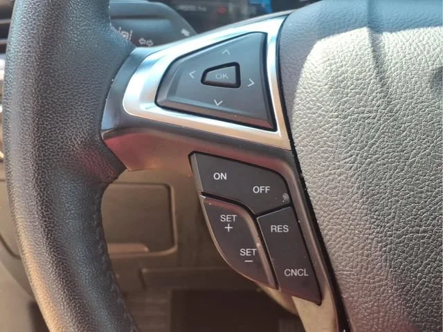 Used 2024  Ford SEL image 15