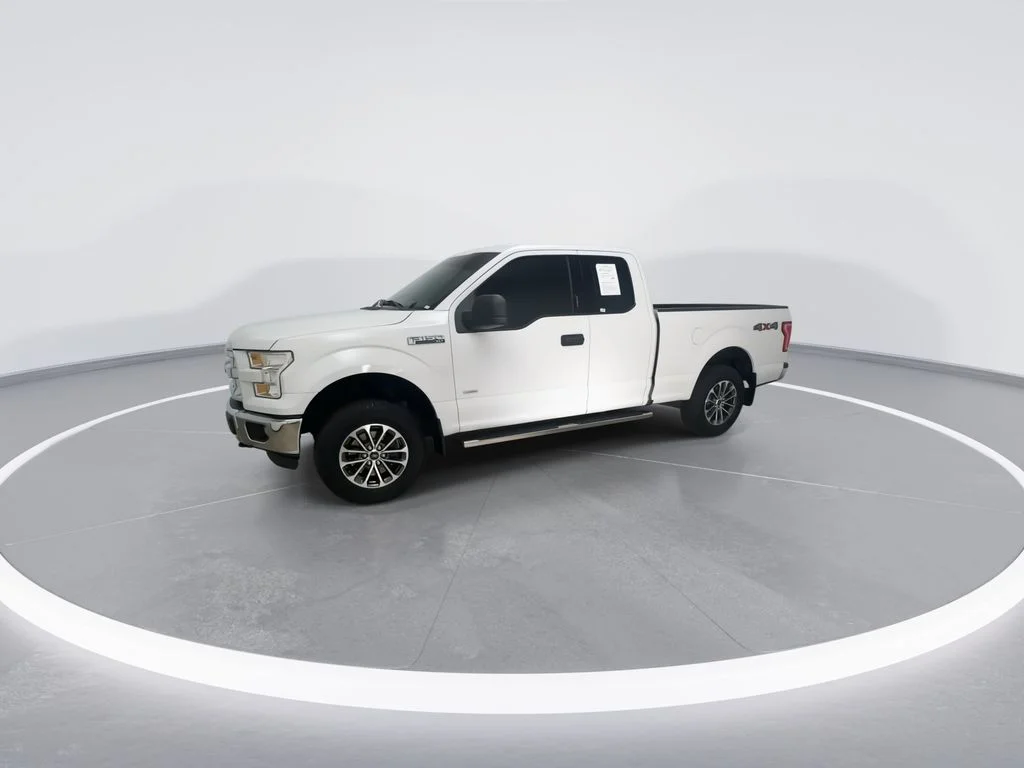 Used 2015 White Ford Lariat image 9