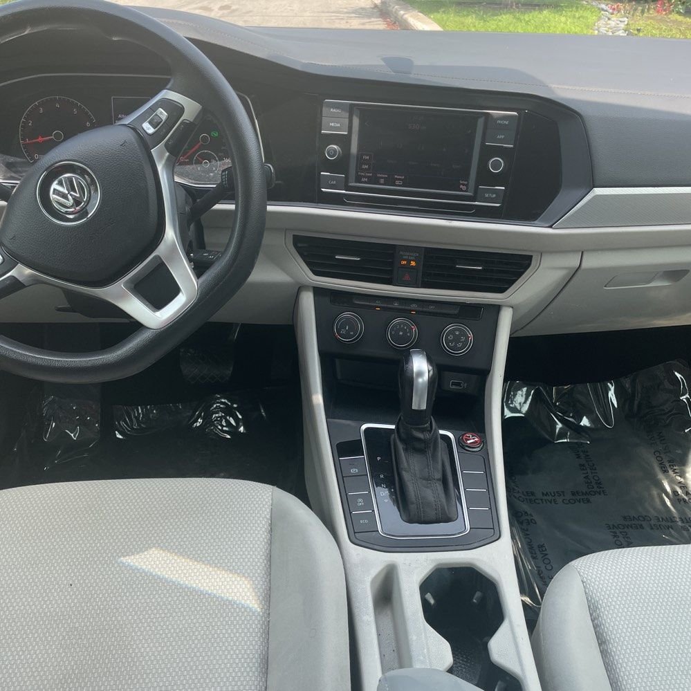 Used 2019 Black Uni Volkswagen 1.4T S image 10