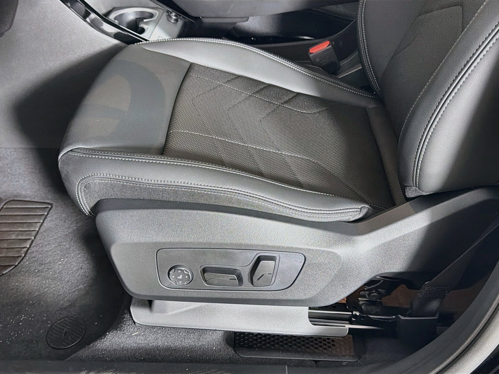New 2027 Black Sapphire Metallic BMW xDrive28i image 20